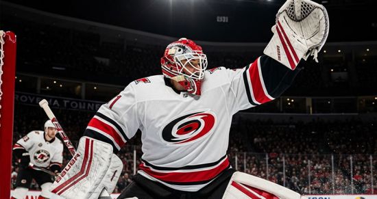 Брэндон Бусси вытащил ворота «Каролины». А что с формой Фредерика Андерсена?