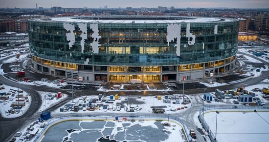 Дыры в фасаде и во льду: как арена Милана провела первый тест перед Олимпиадой
