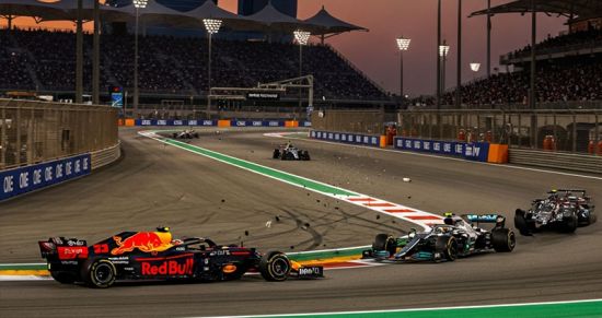 Как финиш в Абу‑Даби стоил кресла директору гонки: вспоминаем 2021‑й перед новым финалом