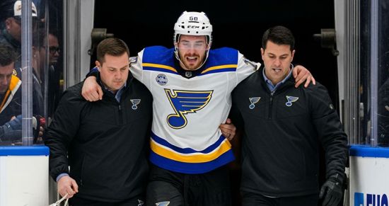 Кули увели со льда, Торопченко удалён до конца матча: жёсткая стыковка в концовке в Сент‑Луисе