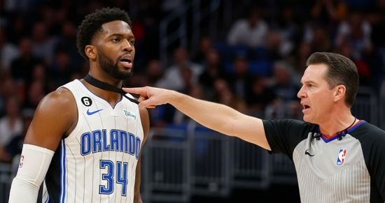 НБА запретила Джалену Саггсу начинать матчи с повязкой на шее — только на голове