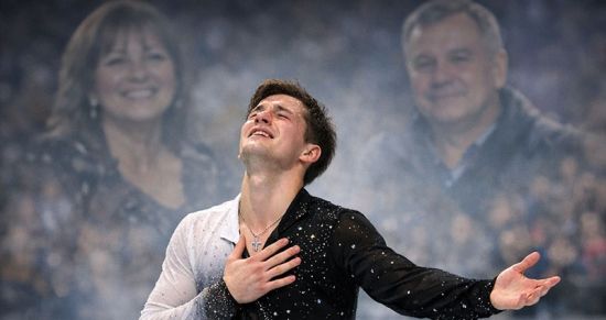 «Спасибо, мама и папа». Максим Наумов растрогал чемпионат США год спустя после трагедии