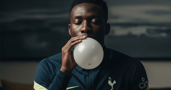 В «Тоттенхэме» новый скандал: Биссума снова попал на видео с закисью азота — клуб начал проверку