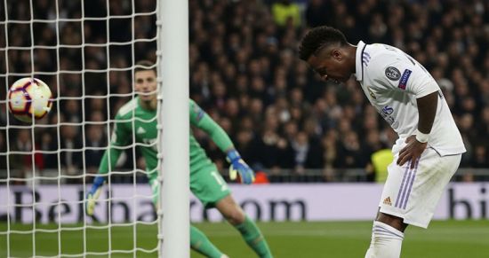 Винисиус предложил Вальверде пробить пенальти — а сам не забил. Ночь, когда Феде получил 10/10