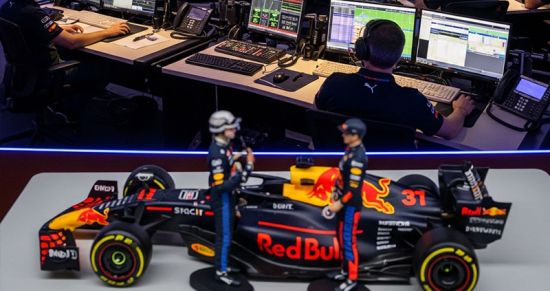 За кадром Формулы‑1: как работает мозг телетрансляций в Биггин‑Хилле и кто сядет рядом с Ферстаппеном в 2026‑м
