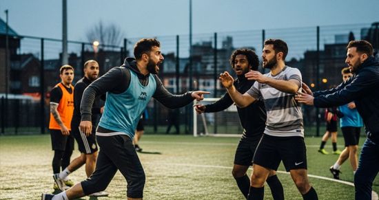 Закипел на любительском поле: защитник «Арсенала» Габриэл вступил в перепалку после жесткого подката