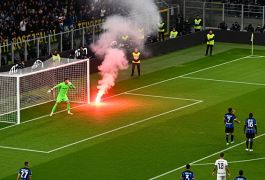 Болельщикам «Интера» закрыли выезды на три матча — за фаер рядом с вратарём «Кремонезе»