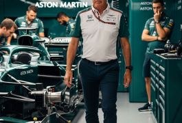 Эдриан Ньюи возглавляет «Астон Мартин»: риск велик, а Хорнеру это о многом говорит