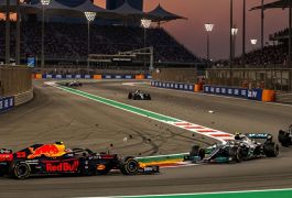 Как финиш в Абу‑Даби стоил кресла директору гонки: вспоминаем 2021‑й перед новым финалом