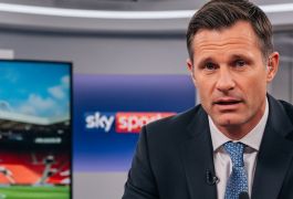 Каррагер публично извинился перед Салахом: «Люблю тебя как игрока, но вне поля надо вести себя иначе»