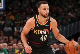 Карри вышел в кроссовках Томпсона на Рождество — стильный привет «Сплэш Бразерс»