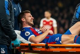 Крис Ричардс из «Кристал Пэлас» уехал на носилках: швы на стопе, рассчитывает вернуться в январе