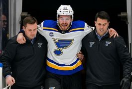 Кули увели со льда, Торопченко удалён до конца матча: жёсткая стыковка в концовке в Сент‑Луисе