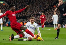 «Ливерпуль» растерял 2‑голевое преимущество с «Лидсом»: пенальти Конате вызвал бурю критики