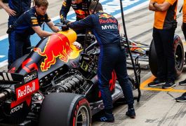 «Макларен» запросил у ФИА разъяснения по замене мотора у Ферстаппена и потолку расходов