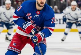 Панарин побрился и ищет игру: почему «Рейнджерс» тянет с контрактом и что будет дальше