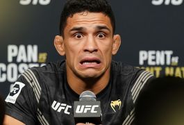 Паулао Коста встревожил болельщиков на пресс-конференции перед UFC 318