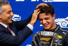 «Пять тысяч евро — за это»: глава ФИА пошутил о штрафе Норриса за слово на церемонии