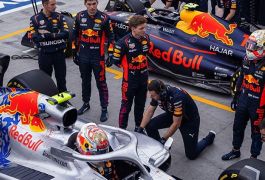 Red Bull определилась на 2026 год: Линдблад — в «Рейсинг Буллс», Хаджар — к Ферстаппену