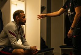 «С открытой дверью»: бывший одноклубник ПСЖ объяснил странную привычку Неймара