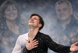 «Спасибо, мама и папа». Максим Наумов растрогал чемпионат США год спустя после трагедии