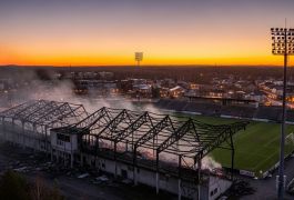 Стадион «Хака» сгорел — кто виноват и как клуб выживает. А ещё — зачем «Реалу» нужны новые деньги