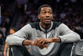 Виктор Вембаньяма покинул матч «Спёрс» с «Никс» из‑за боли в ноге, но успокоил болельщиков