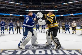 Вратарская драка в «Стадионной серии»: Василевский и Свэйман сошлись в центре площадки