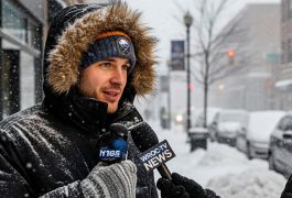 «Житель Рочестера»: вратарь «Баффало» Девон Леви попал в телесюжет о метели и стал вирусным