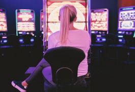 Люди каких профессий чаще встречаются с проблемой азартных игр
