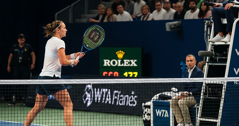 «Швёнтек» выведена с матча в Эр-Рияде: уступила Анисимовой 0-3.