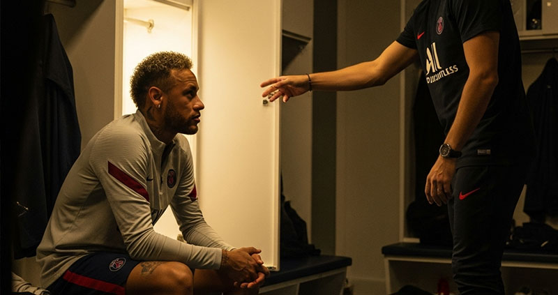 С открытой дверью: бывший одноклубник ПСЖ объяснил странную привычку Неймара