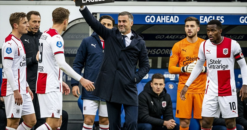 Редкая лазейка в правилах: Гоу Эхед Иглз сделали восемь замен в одном матче Кубка Нидерландов