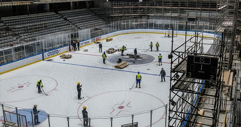 Олимпийская арена в Милане: лед не по стандарту, стройка в разгаре