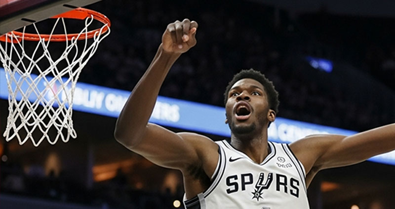 Вембаньяма вернулся в стартовый состав Спёрс: шесть матчей супер‑шестым — и снова в основе